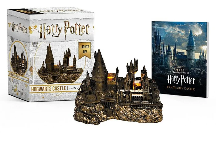 Harry Potter Hogwarts Castle and Sticker Book: Lights Up! , darčekový predmet