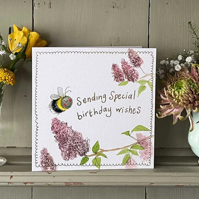 Bee and Lilac Birthday Card S527, prianie